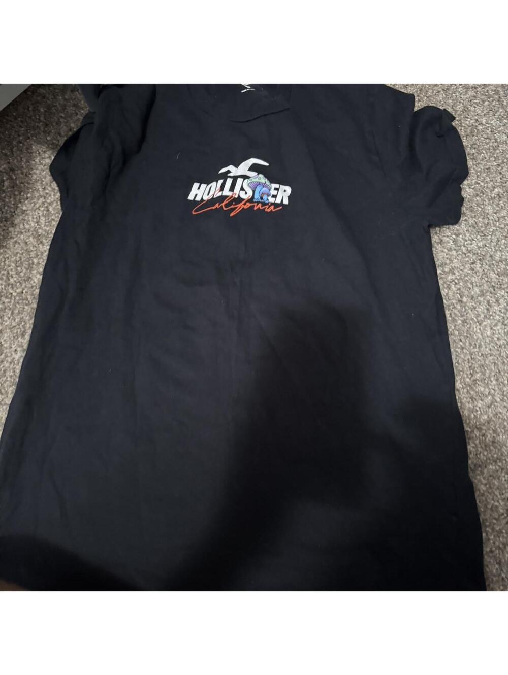 Hollister Co. Women's Black and Navy Tshirt